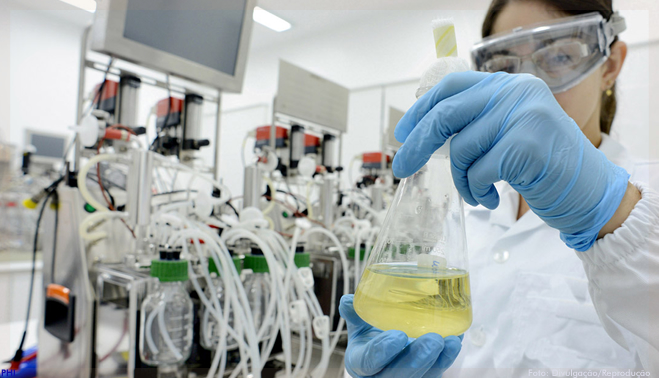 Retomada da atividade industrial gera crescimento no consumo de produtos químicos industriais