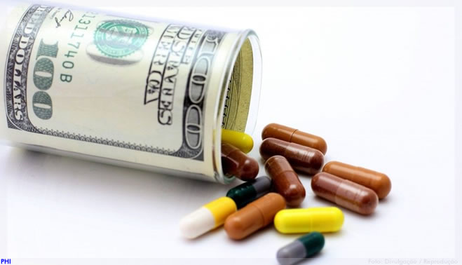 Farmácias receiam que dólar alto afete estoques e defendem reajuste dos medicamentos